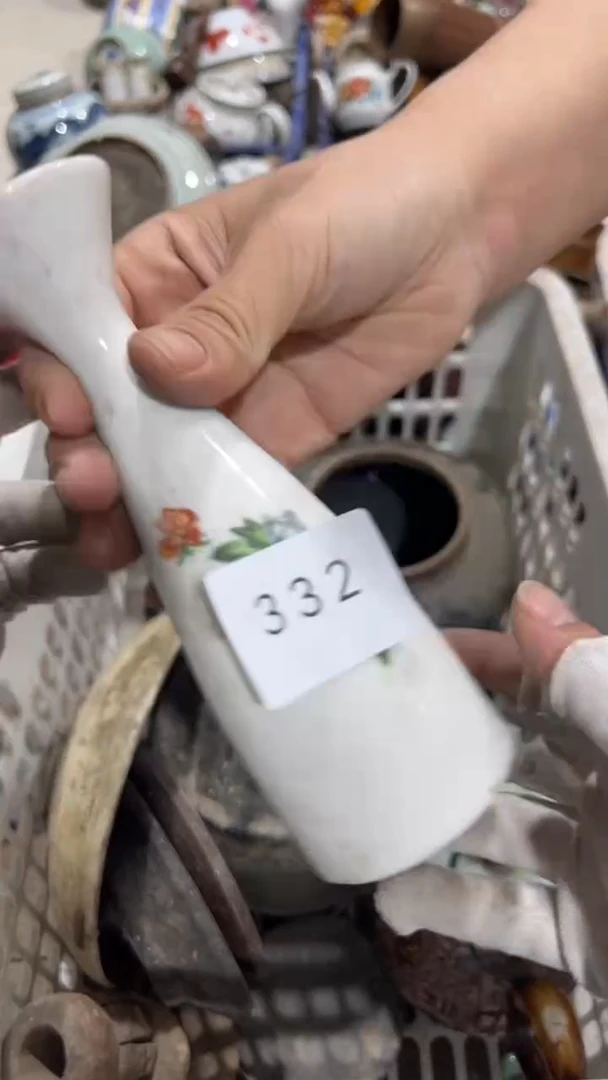 陶瓷一****苗工艺品0708332