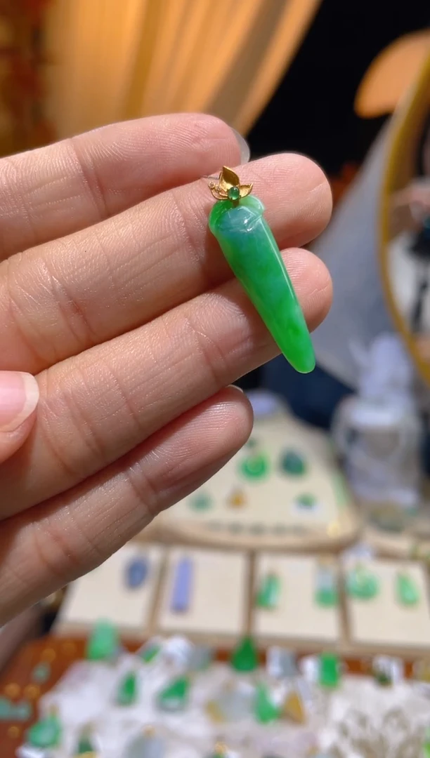 【闪购商品】翡翠颈饰18K金镶嵌假一赔三