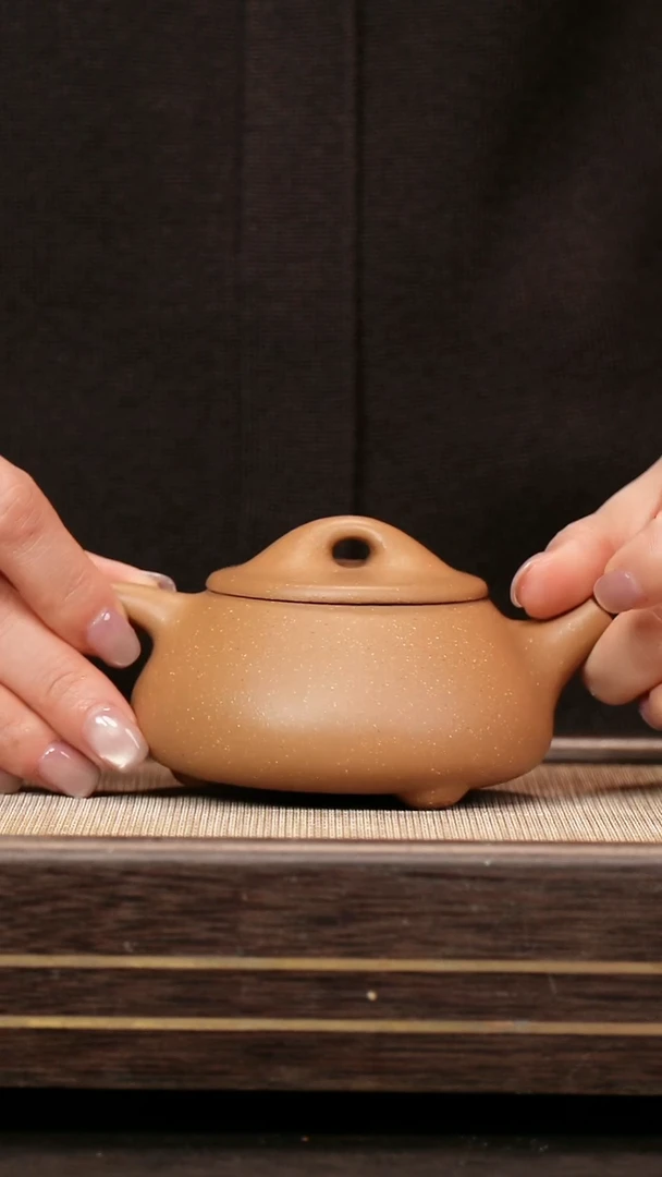 茶壶紫砂原矿黄金段 满瓢