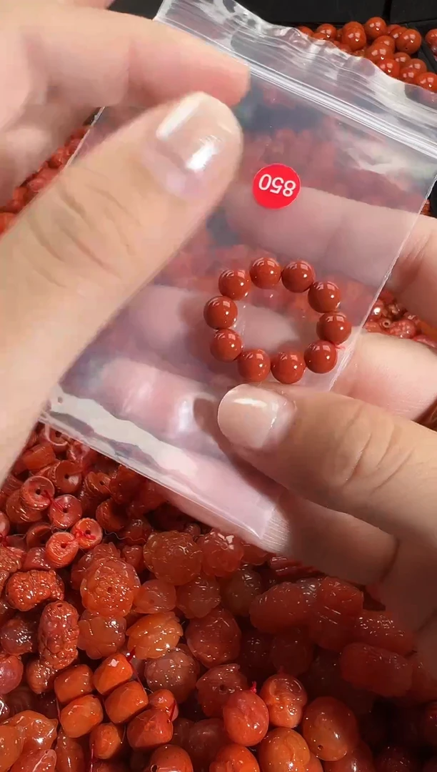 颈饰未镶嵌南红玛瑙1