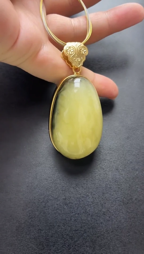未镶嵌琥珀裸石琥珀吊坠