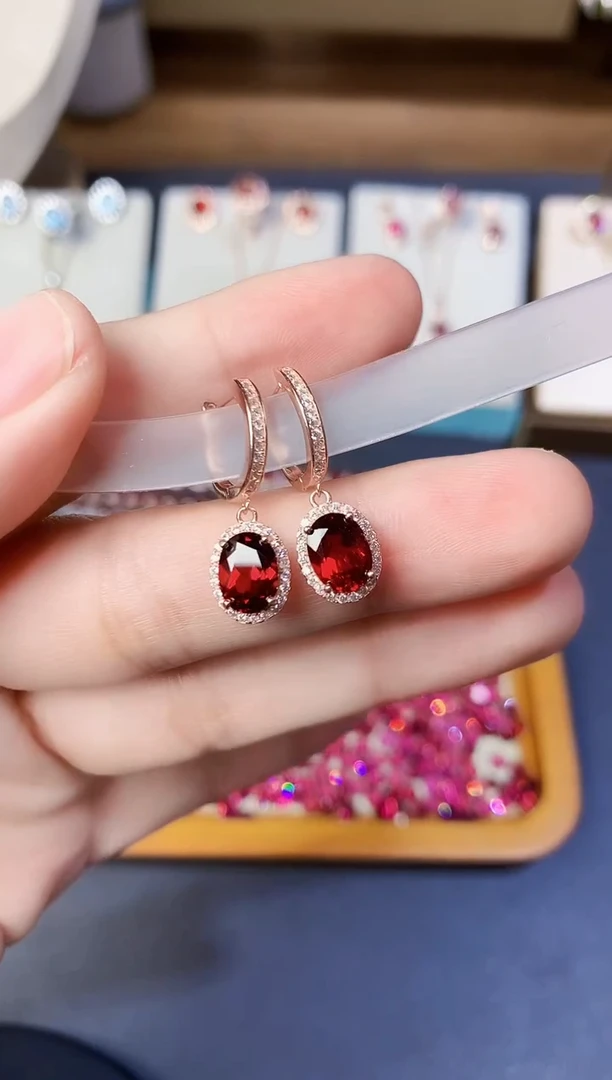 银S925镶嵌耳扣石榴石天然