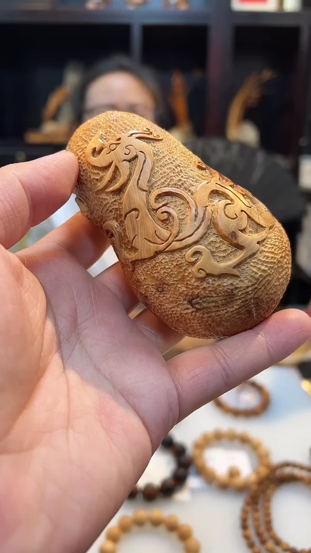 崖柏手雕手把件太行太行