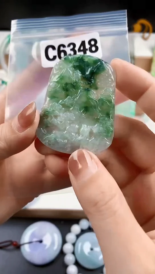 颈饰未镶嵌翡翠天然翡翠吊坠挂件