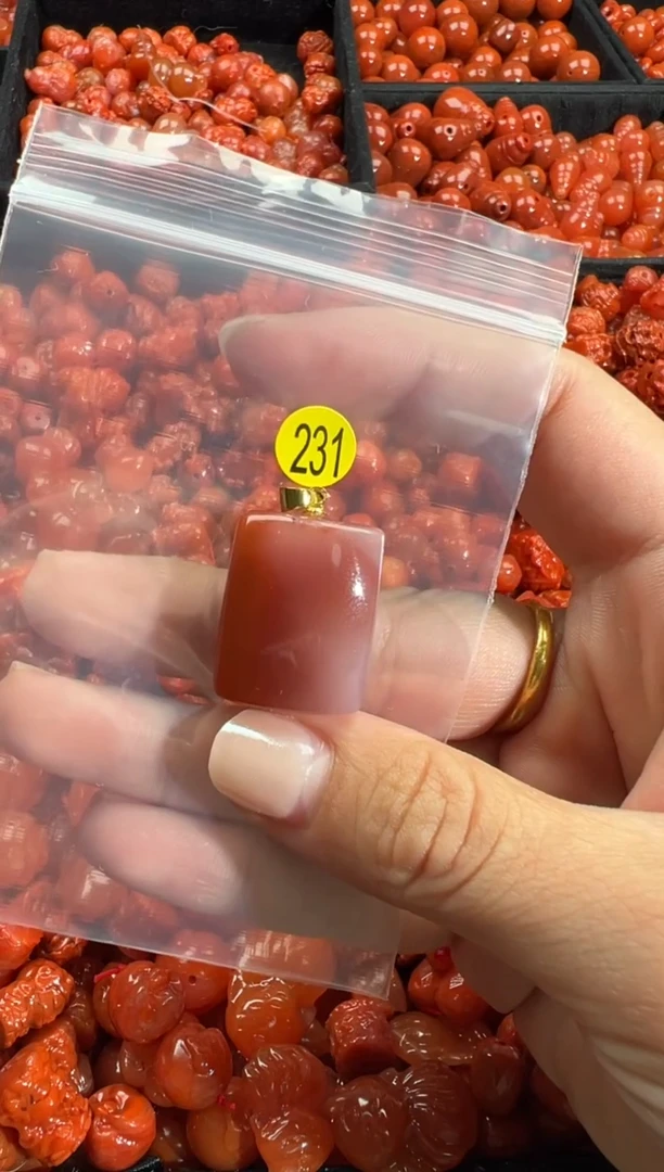 颈饰未镶嵌南红玛瑙1