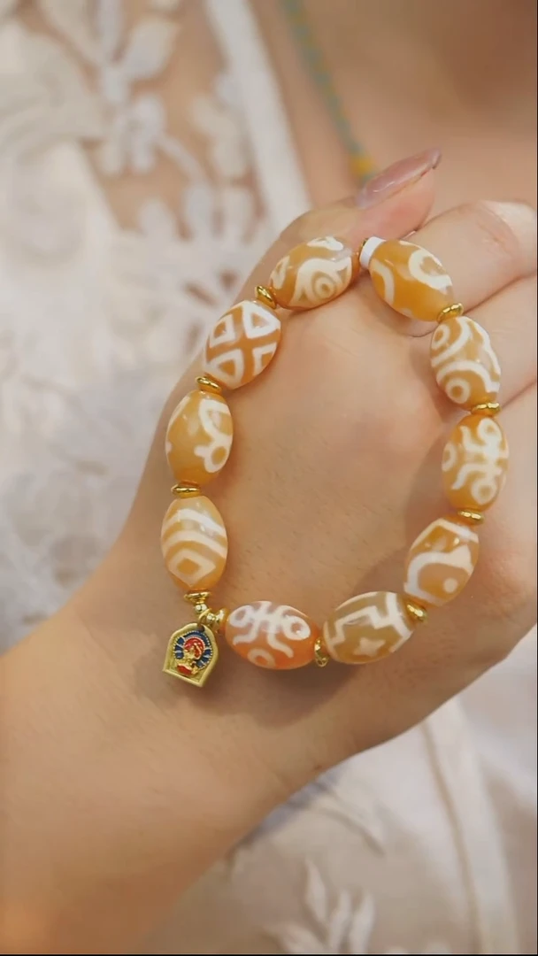 【闪购商品】玛瑙/玉髓手串未镶嵌多样性发其一