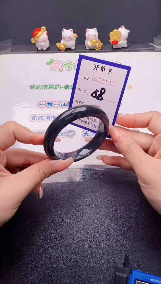 翡翠手镯未镶嵌翡翠手镯未镶嵌