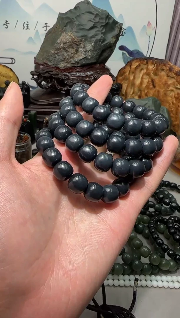 未镶嵌手链和田玉新疆墨玉11*12老型手串