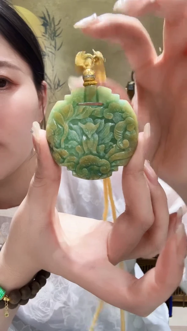 颈饰未镶嵌翡翠吊坠