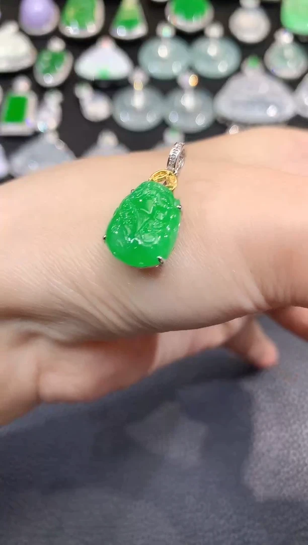 吊坠(不含链)18K金镶嵌翡翠A36