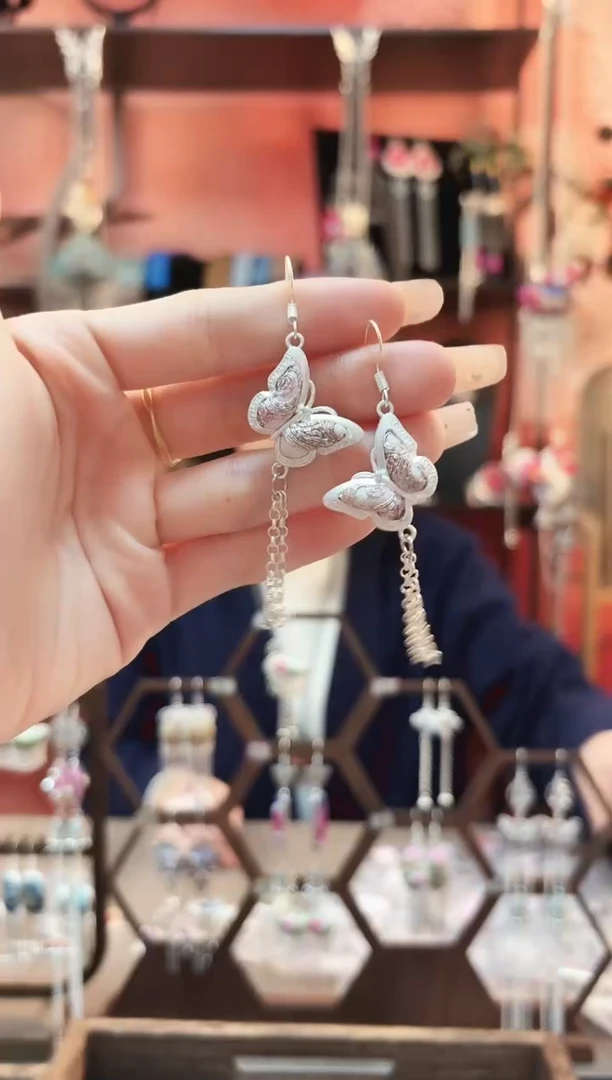 织绣云织谣民族风精美饰品   227