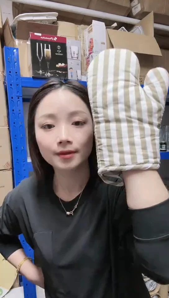 【闪购商品】瓷片进口家用百货防烫手套一双