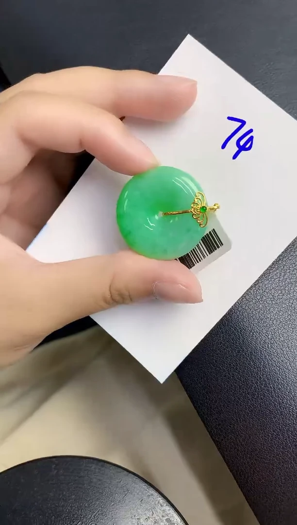 翡翠18K金镶嵌颈饰0000000000