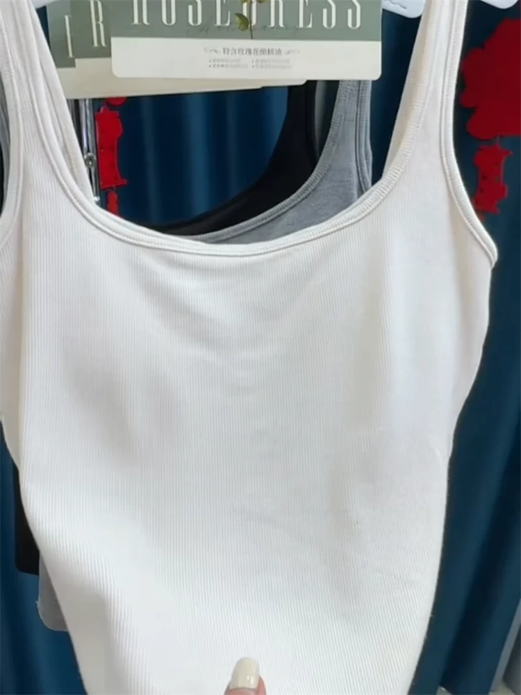 新款时尚蕾丝镂空美背带胸垫吊带背心内搭外穿洋气打底上衣