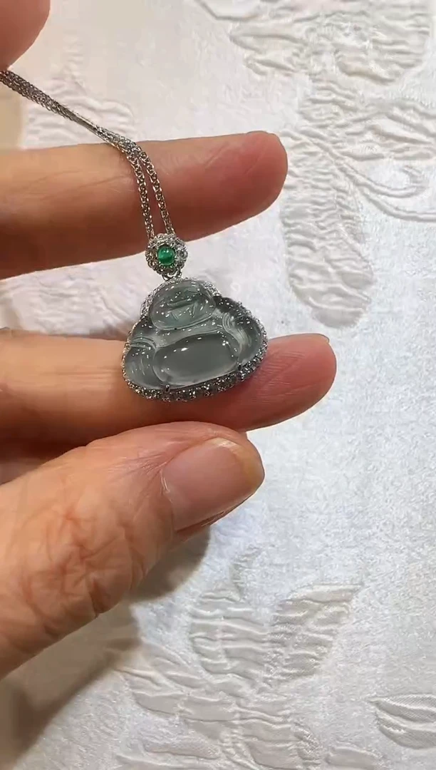 翡翠未镶嵌颈饰国风