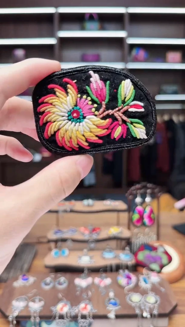 织绣15蒙阿苏苗绣传承店