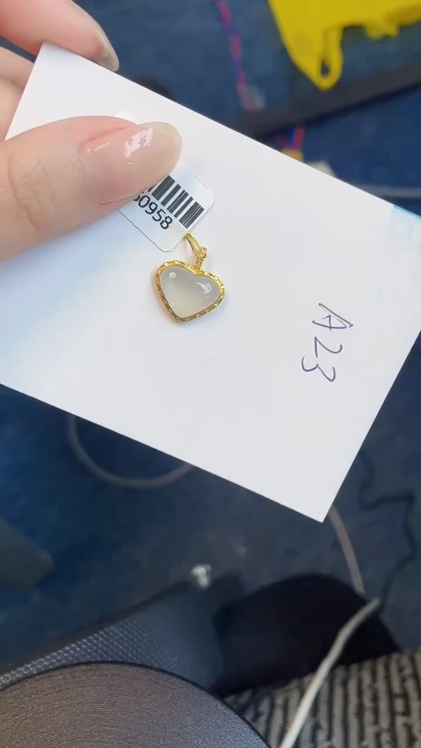 【闪购商品】翡翠颈饰18K金镶嵌00000000