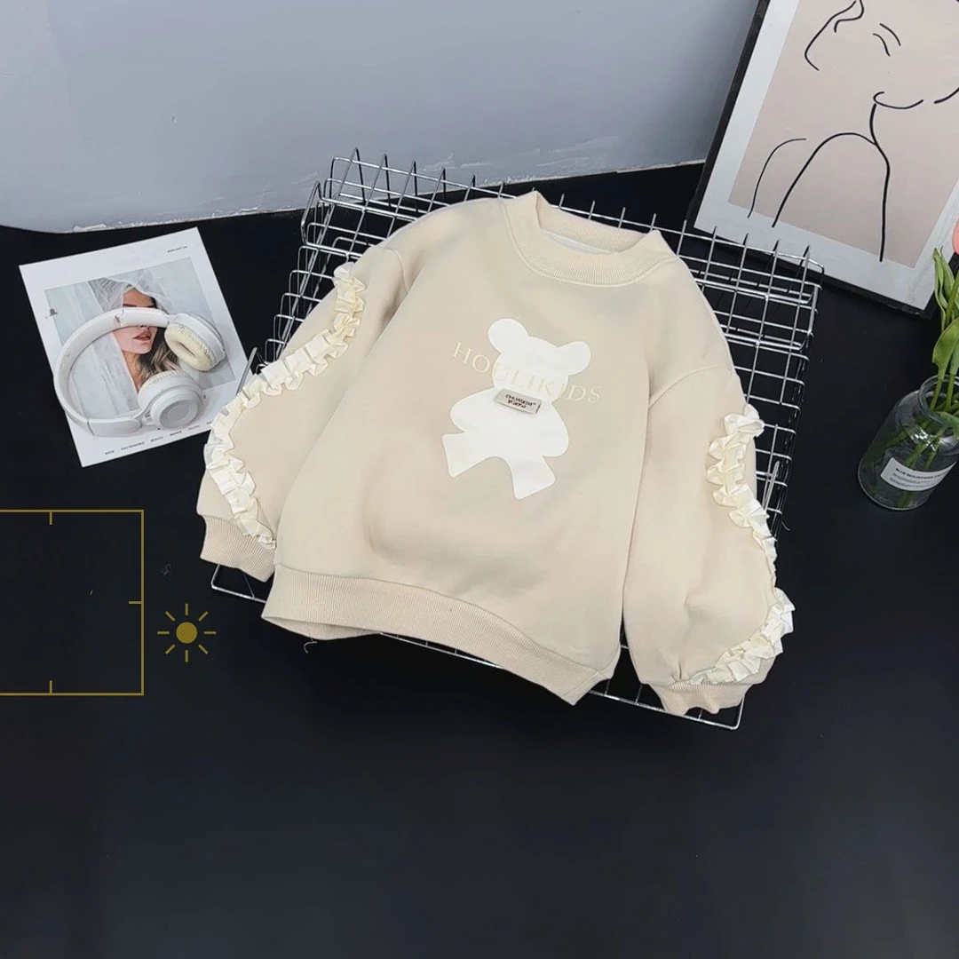 23027高端专享冬季小熊圆领卫衣米色