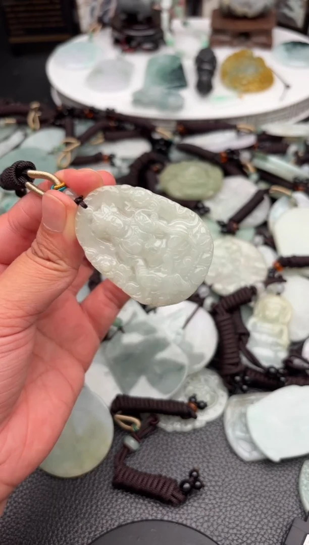 翡翠未镶嵌颈饰天然翡翠吊坠66