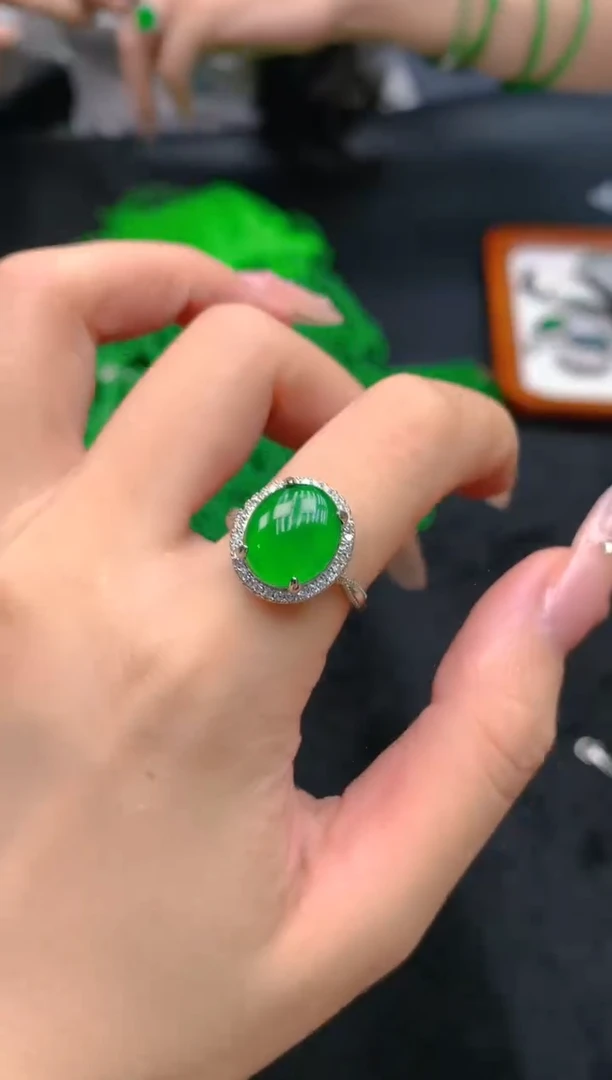 翡翠未镶嵌吊坠(不含链)天然A货翡翠