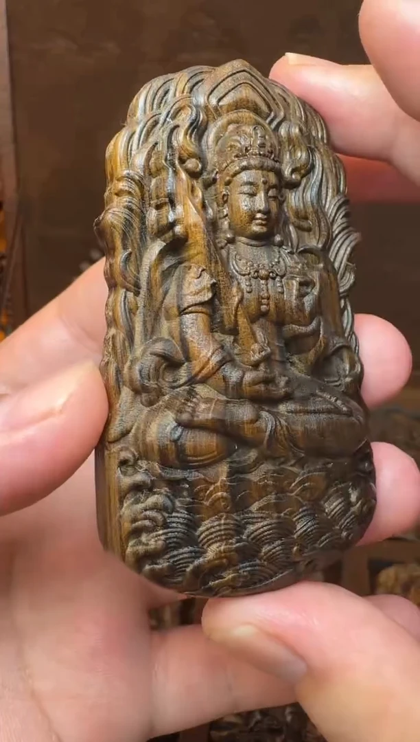 贡木吊坠《巴布亚贡木》万佛朝宗