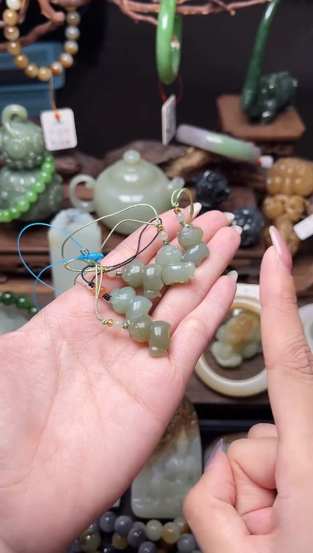 和田玉未镶嵌吊坠(不含链)吐拉牧场 小马有瑕疵多样性发一3