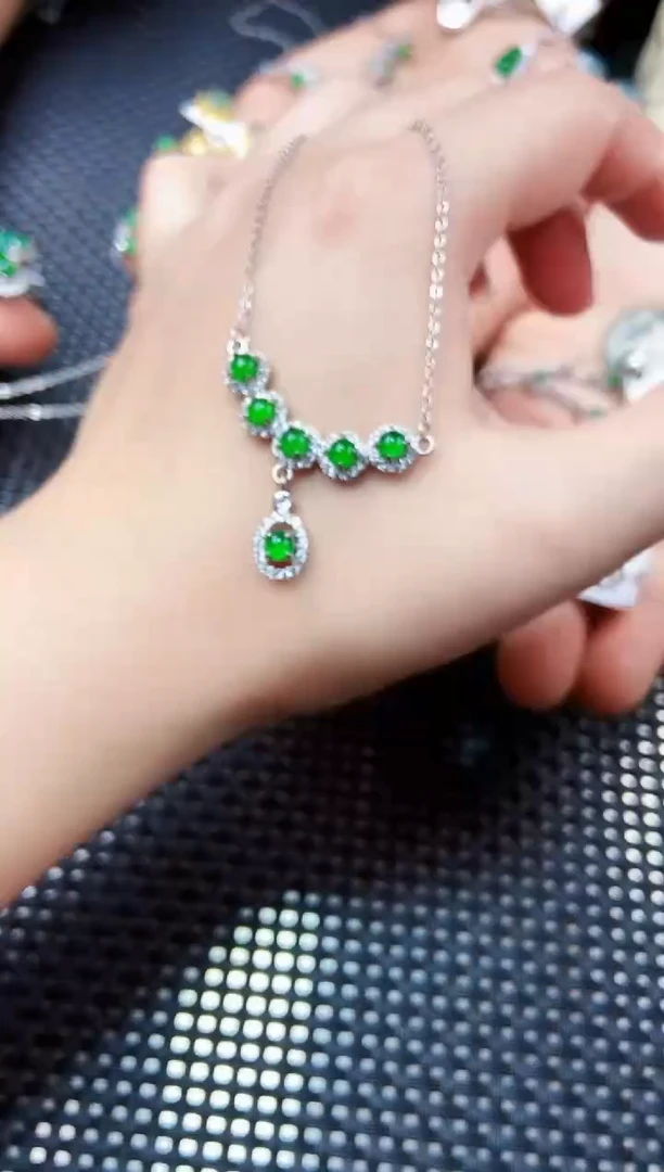 【闪购商品】翡翠颈饰未镶嵌111111111
