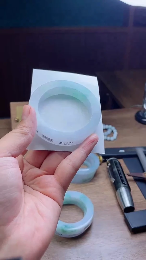未镶嵌手镯定制翡翠蒲****泪定制