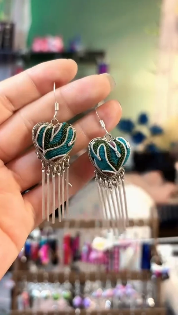 彩云南阁非遗老绣饰品615*