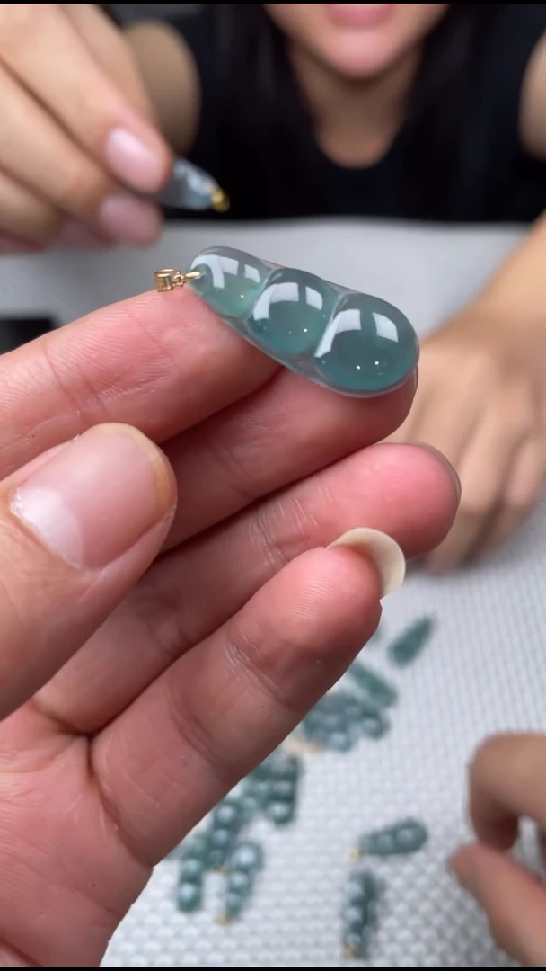 翡翠18K金镶嵌颈饰36346T14-3N04-多样性/发一件