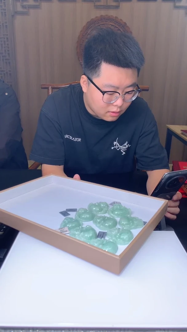 颈饰未镶嵌翡翠挂件发货（多样性发其一）