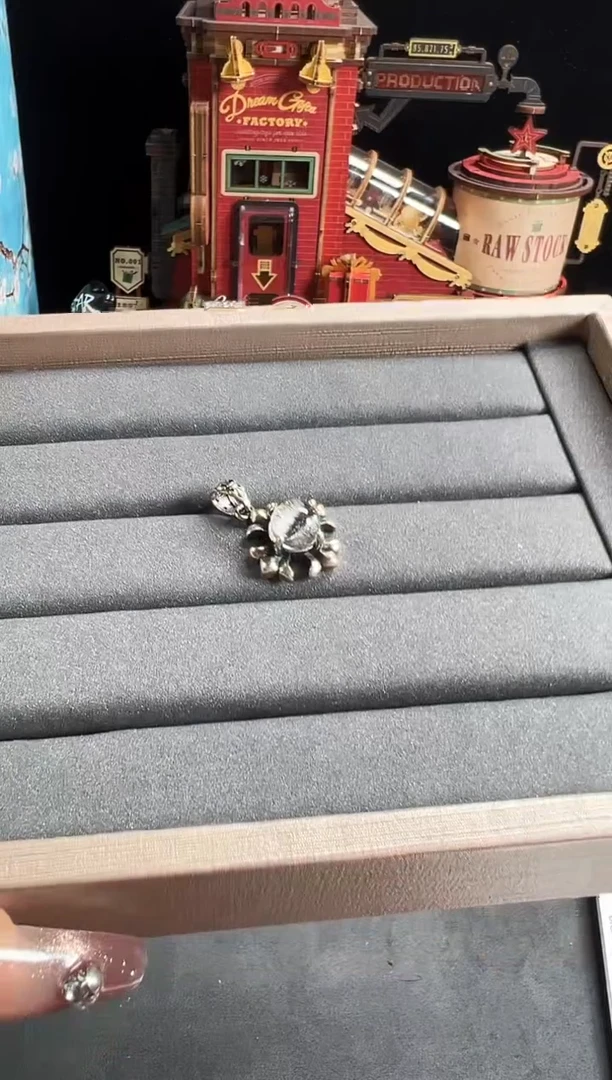 【闪购商品】水晶吊坠(不含链)银S925镶嵌发一