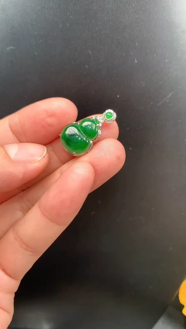 【闪购商品】翡翠吊坠(不含链)18K金镶嵌一1537