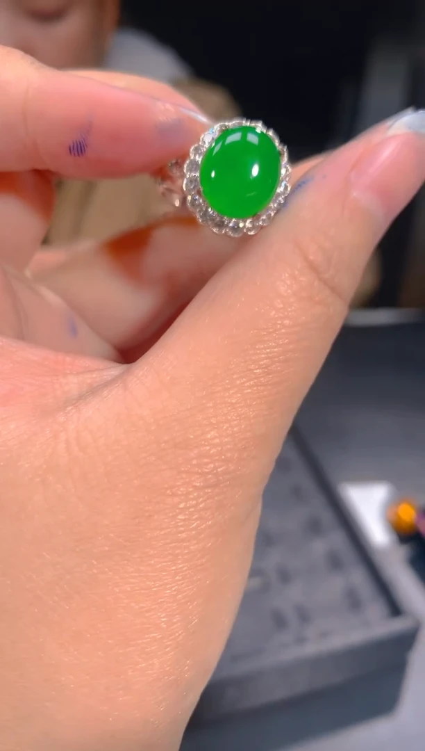 【闪购商品】定制翡翠未镶嵌120定制翡翠，多样性发货（发其一）