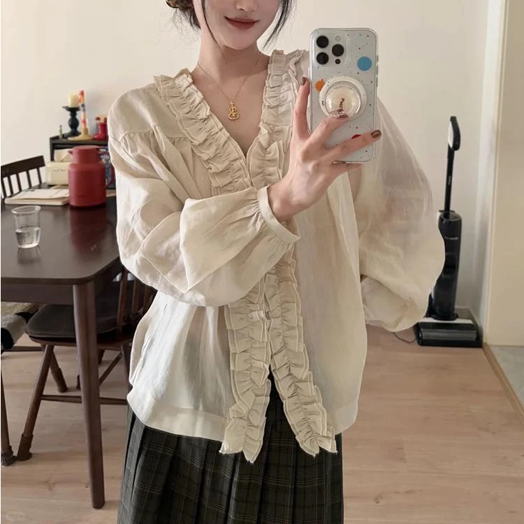 早秋新款欧货长袖上衣女2025小众独特设计感超好看米白色v领衬衫