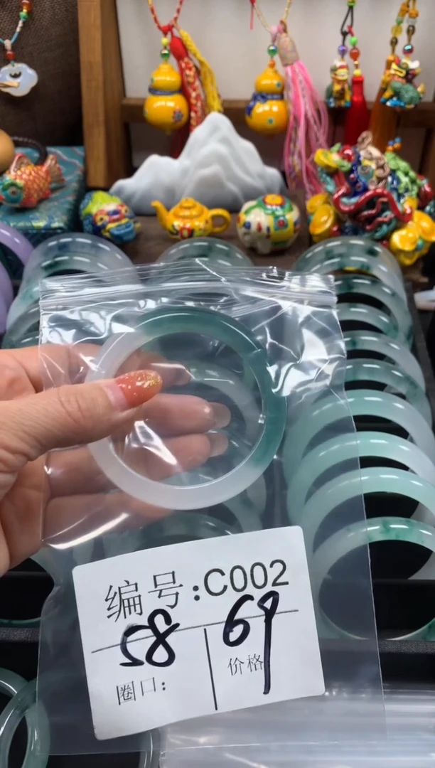 【闪购商品】石英质玉手镯未镶嵌58圈口C002