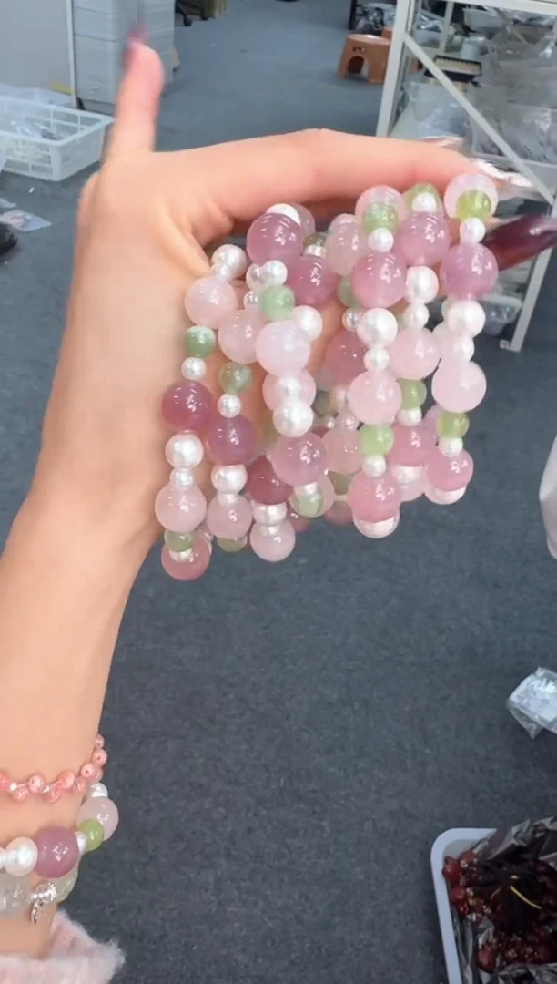 【闪购商品】水晶手链未镶嵌B008紫马粉粉水晶贝珠设计款