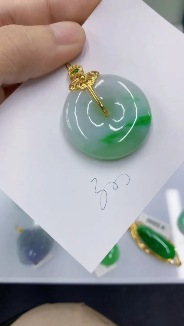 颈饰未镶嵌翡翠翡翠