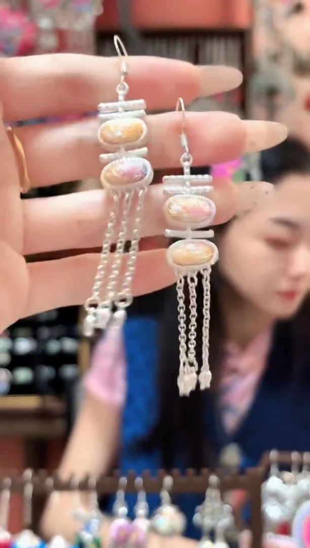 织绣云织谣民族风精美饰品  96