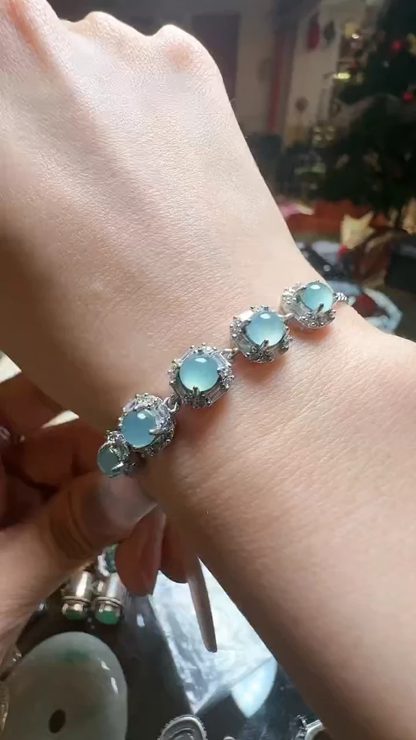 【闪购商品】翡翠吊坠(不含链)未镶嵌翡翠