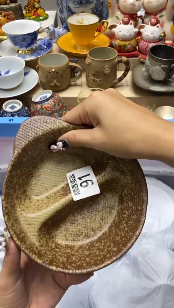 瓷片往***生隆莲瓷器欢迎大家