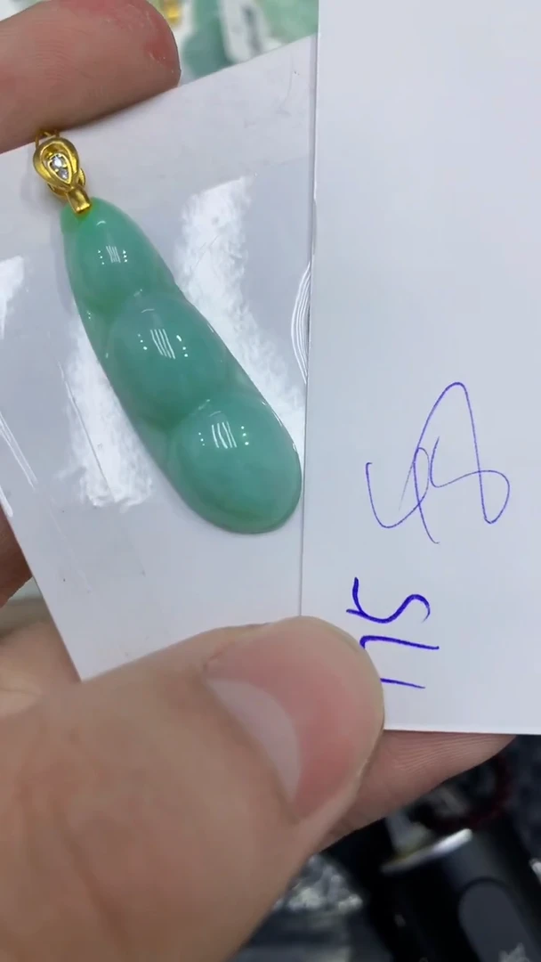 颈饰未镶嵌翡翠缅甸A货翡翠