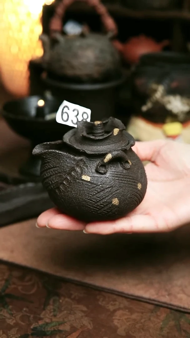 638号紫砂全手工黑金宝瓶满容170毫升