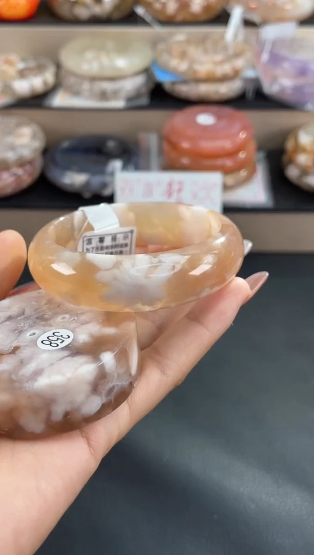 未镶嵌手镯石英质玉56