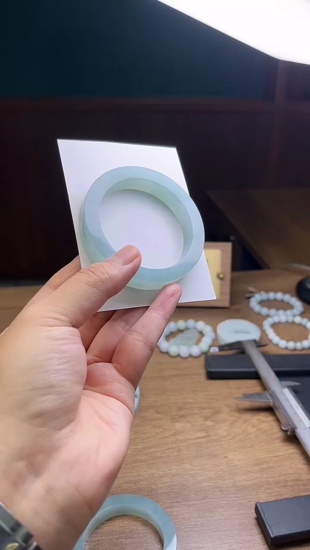 未镶嵌手镯定制翡翠爱****猫定制