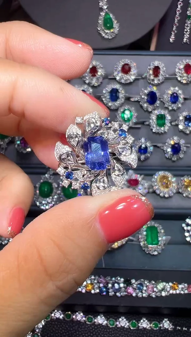 AIGS无烧变色蓝宝石18K金镶嵌2.19ct