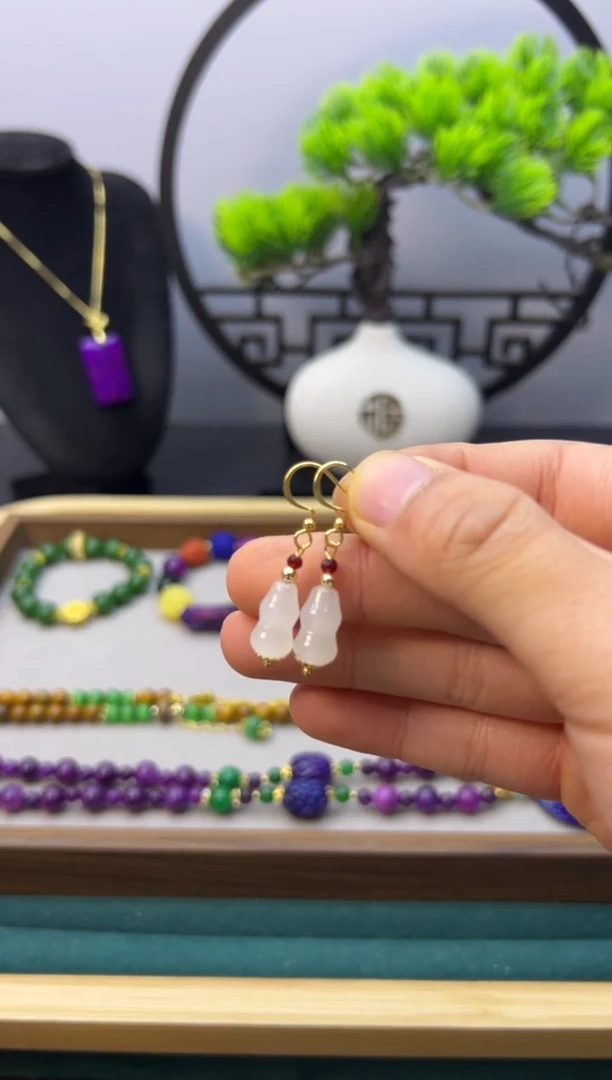 【闪购商品】和田玉耳饰14K金镶嵌E131