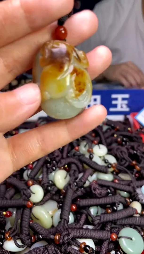 未镶嵌和田玉挂件1