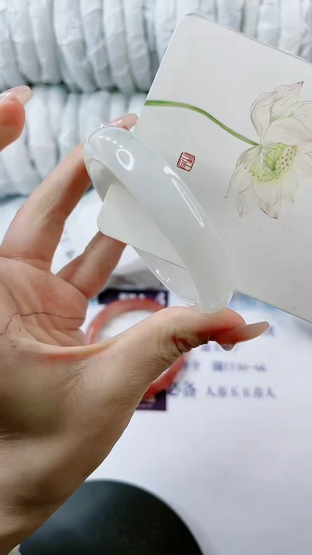 【闪购商品】石英质玉手镯未镶嵌0028552133-多样性发货