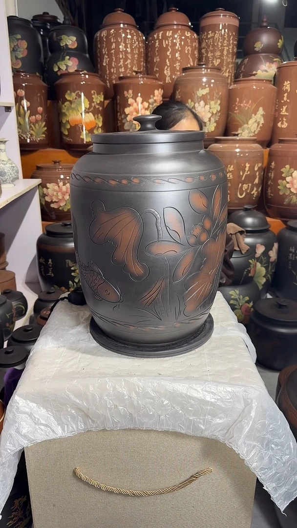 四号线雕荷花水缸